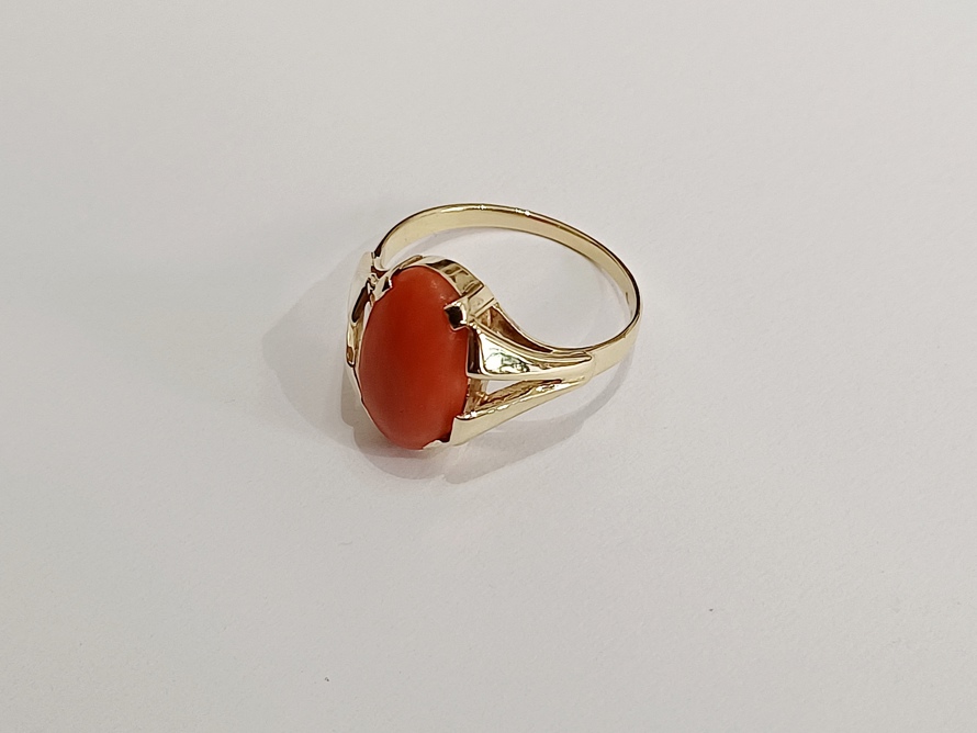 zlatý dámský prsten s korálem, Au 585/1000, 14 kt, 60. léta