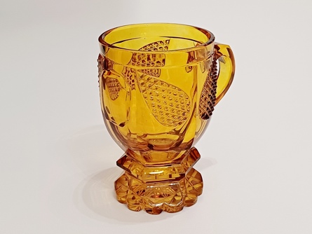 pohár s uchem, topas, styl Biedermeier, 19. století