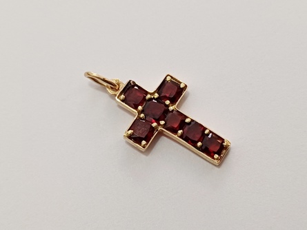 dámský zlatý přívěs s almandyny/pyropy, ryzost 585/14k, I.ČSR