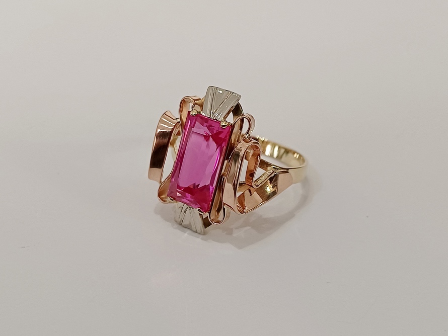 zlatý prsten s rubínem, Karat Brno, Au 585/1000, 14 kt, 50. léta, ČSR