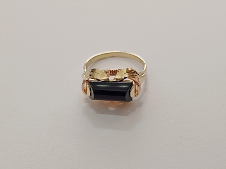 dámský zlatý prsten, onyx, ryzost 585/14k, 3,80 g, čejka