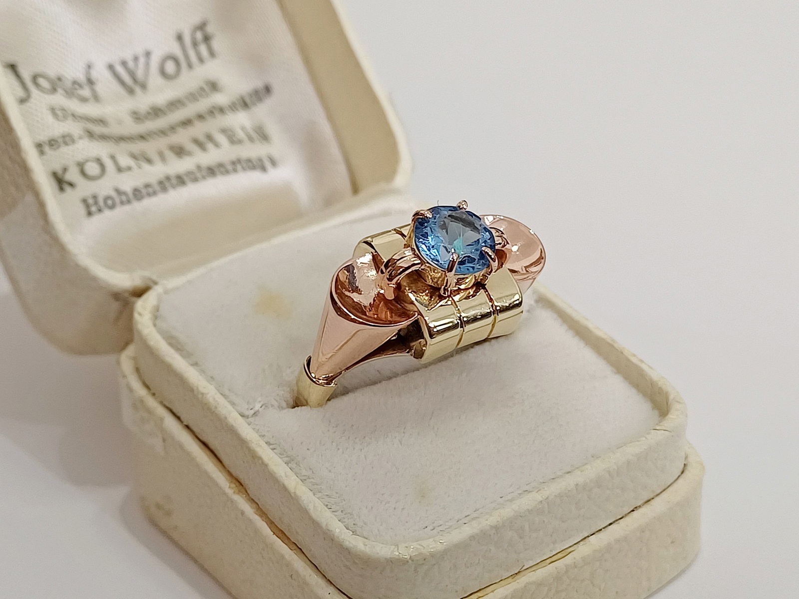zlatý prsten se safírem, Au 585/1000, 14 kt, Art Deco, I.ČSR