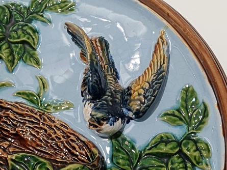keramický závěsný talíř s reliéfem - ptáci, 32 cm, B. Bloch Eichwald