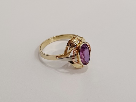 dámský zlatý prsten, barvoměnný safír, ryzost 585/14k, 3,67 g
