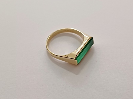 pánský zlatý prsten, chryzopras, ryzost 585/14k, 4,74 g, I. ČSR, lvíček