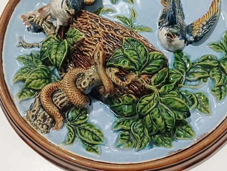 keramický závěsný talíř s reliéfem - ptáci, 32 cm, B. Bloch Eichwald