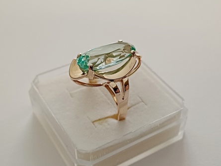 dámský zlatý prsten, ryzost 375/9 kt, 5,98 g, zelený beryl