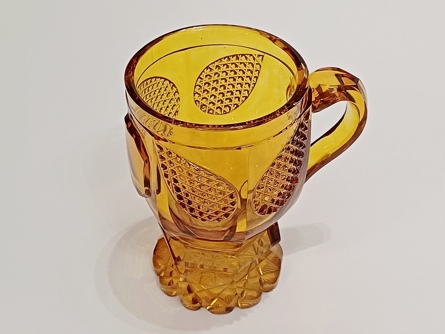 pohár s uchem, topas, styl Biedermeier, 19. století