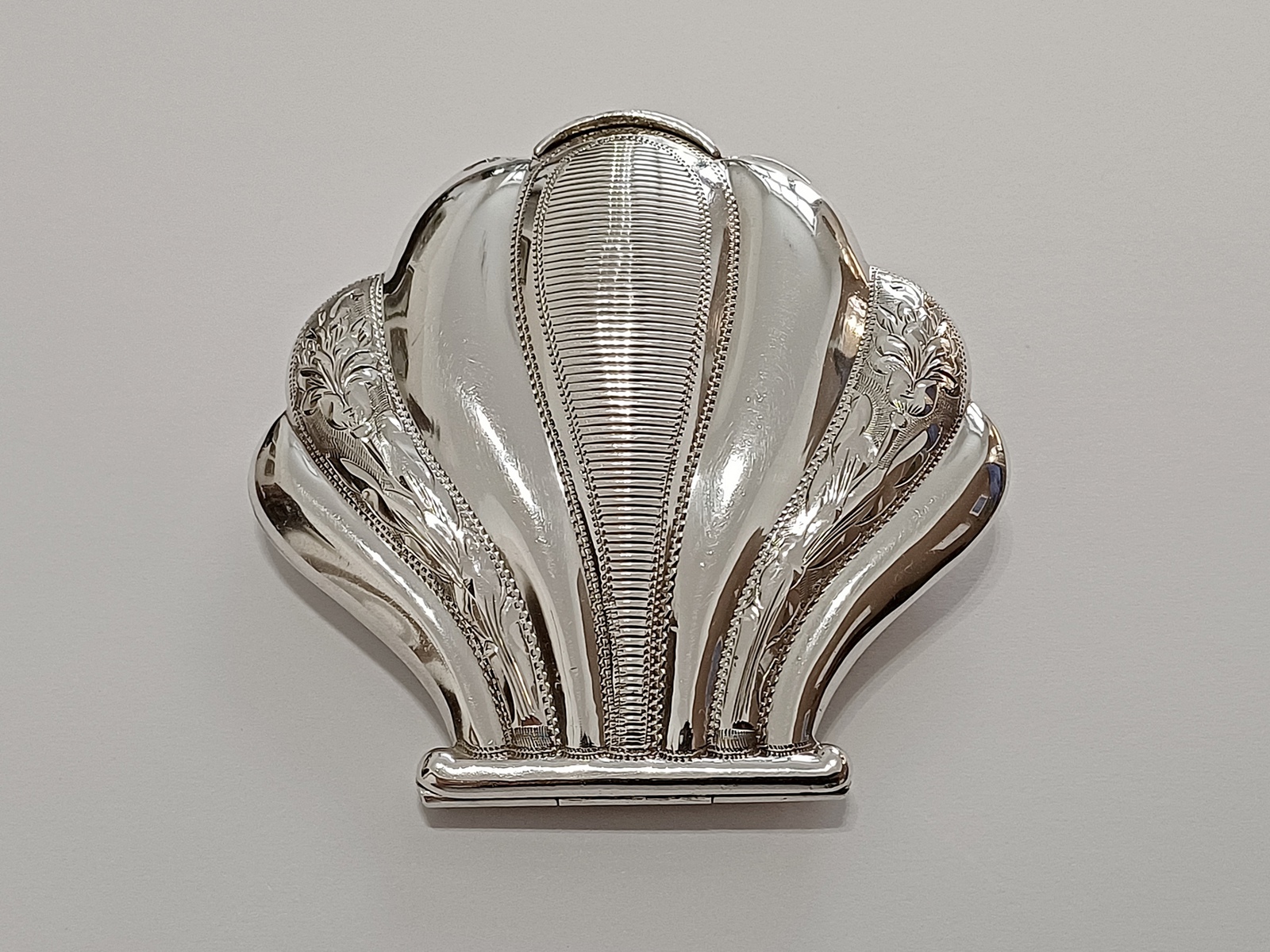 Art Deco pudřenka - mořská mušle, Ag 835/1000, 70 g, I. ČSR