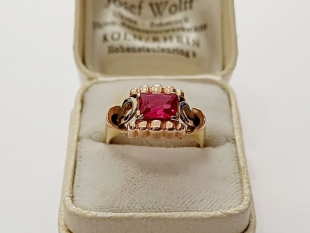 zlatý dámský prsten s rubínem, Au 585/1000, 14 kt, Art Deco, I.ČSR