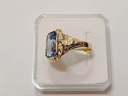 dámský zlatý prsten, safír, ryzost 585/14k, 3,85 g, I.ČSR, lvíček