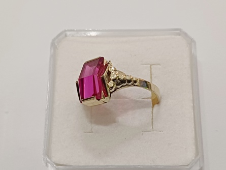 dámský zlatý prsten, rubín, ryzost 585/14k, 2,67 g, I.ČSR, lvíček