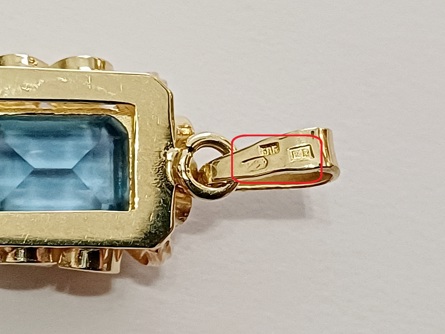 dámský zlatý přívěs se safírem, ryzost 585/14k, 2,54 g
