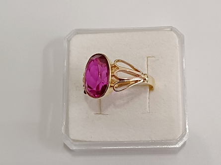 dámský zlatý prsten, barvoměnný rubín, ryzost 585/14k, 4,87 g
