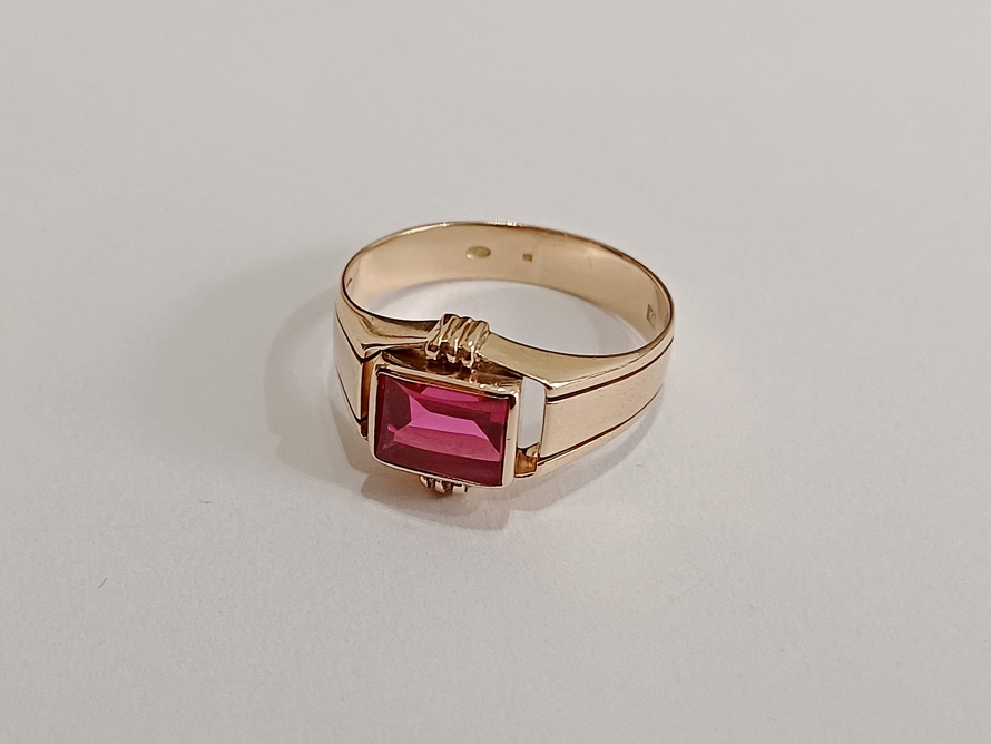 zlatý prsten s rubínem, Au 585/1000, 14 kt, 20. léta, I.ČSR