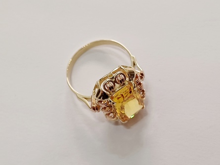 dámský zlatý prsten, citrín, ryzost 585/14k, 5,69 g, I.ČSR, lvíček