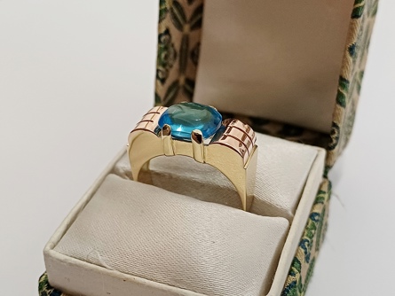zlatý prsten s modrým safírem, Au 585/1000, 14 kt, 30. léta, I.ČSR