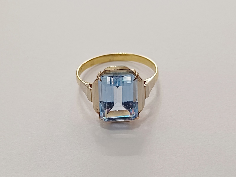 dámský zlatý prsten, akvamarín, ryzost Au 585/1000, 14 kt, 3,70 g, I.ČSR, lvíček