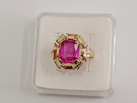 dámský zlatý prsten, barvoměnný rubín, ryzost 585/14k, 3,90 g