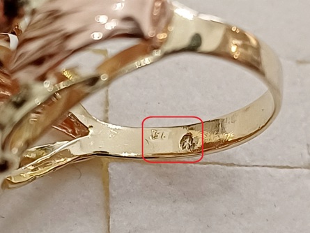 dámský zlatý prsten, ryzost 585/14k, 3,32 g, I.ČSR, lvíček