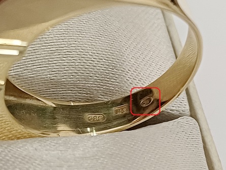 zlatý prsten s modrým safírem, Au 585/1000, 14 kt, 30. léta, I.ČSR
