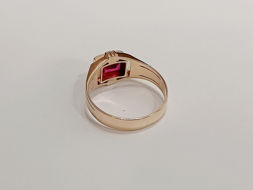 zlatý prsten s rubínem, Au 585/1000, 14 kt, 20. léta, I.ČSR