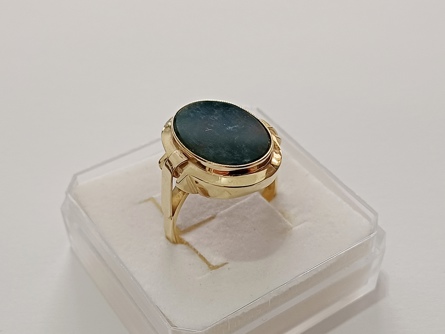 zlatý prsten s přírodním kamenem , ryzost 585/14 k, 5,16 g