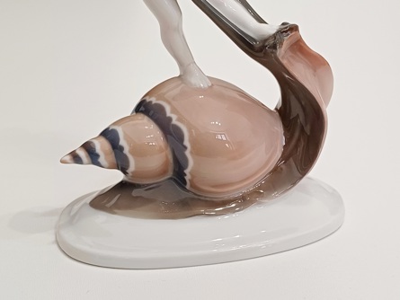 Elf/putto na šneku, A. Caasmann, Rosenthal