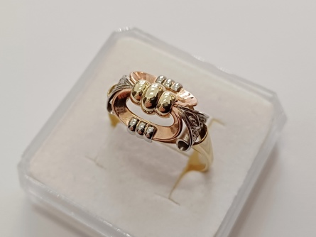 dámský zlatý prsten, ryzost 585/14k, 3,43 g, I.ČSR, lvíček