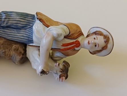 Mladík s beranem, Samson Francie, Ludwigsburg, 19. století, styl Míšeň