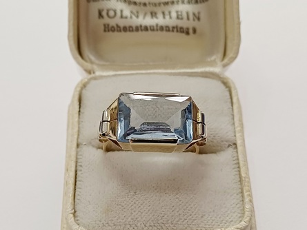 zlatý dámský prsten s akvamarínem, Au 585/1000, 14 kt, 30. léta, I.ČSR