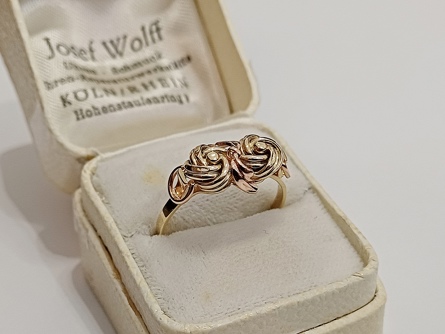 zlatý prsten, Karat Brno, Au 585/1000, 14 kt., lvíček, 40.léta