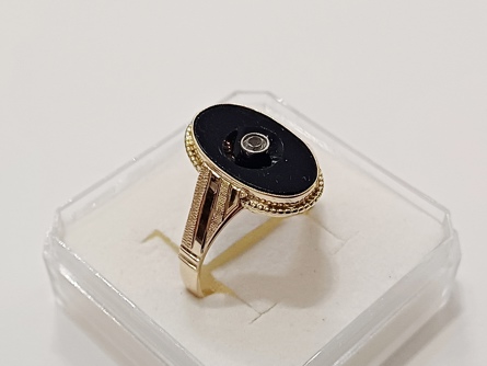 pánský zlatý prsten, onyx, ryzost 585/14k, 3,62 g, I.ČSR, lvíček