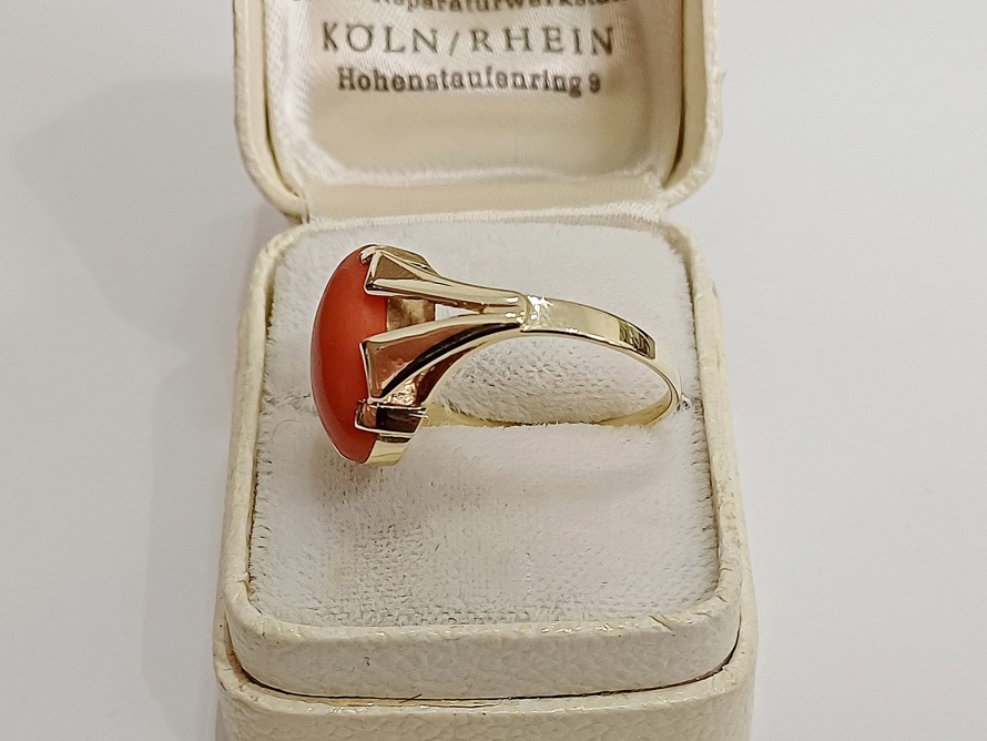 zlatý dámský prsten s korálem, Au 585/1000, 14 kt, 60. léta