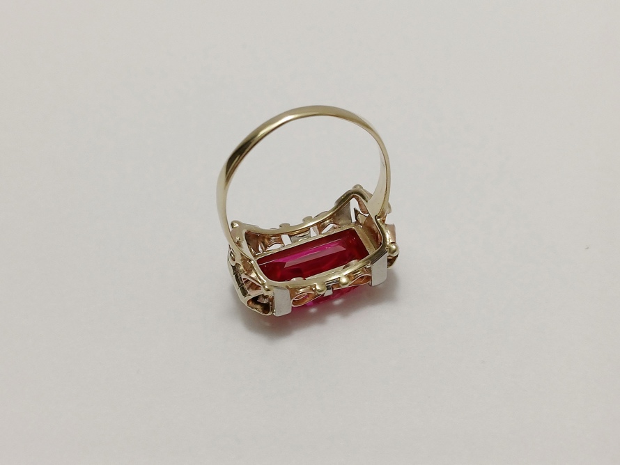 zlatý dámský prsten s rubínem, Au 585/1000, 14 kt, Art Deco, I.ČSR