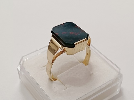 pánský zlatý prsten, 4,93 g, heliotrop/bloodstone