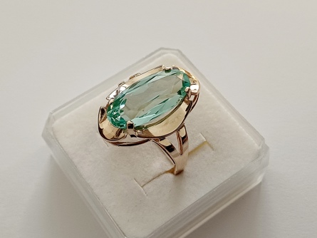 dámský zlatý prsten, ryzost 375/9 kt, 5,98 g, zelený beryl