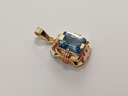 dámský zlatý přívěs s akvamarínem, ryzost 585/14k, 2,57 g