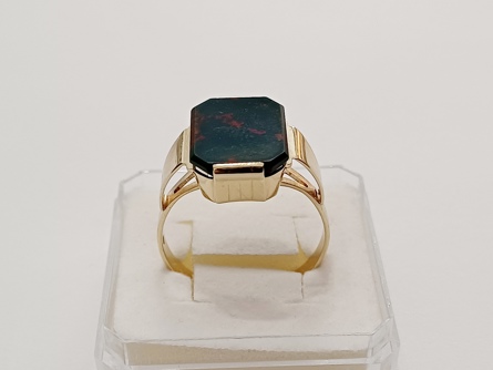 pánský zlatý prsten, 4,93 g, heliotrop/bloodstone