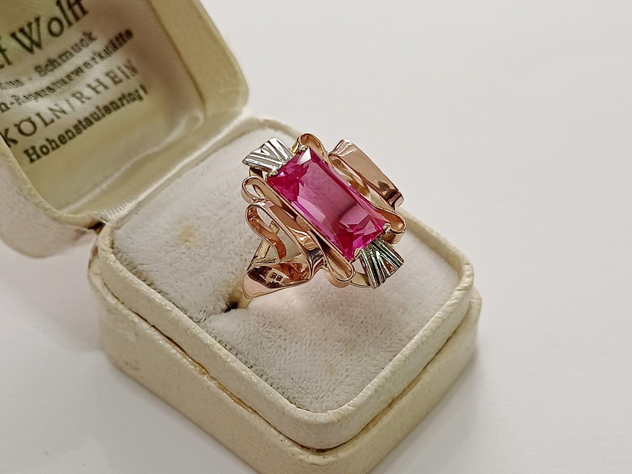 zlatý prsten s rubínem, Karat Brno, Au 585/1000, 14 kt, 50. léta, ČSR