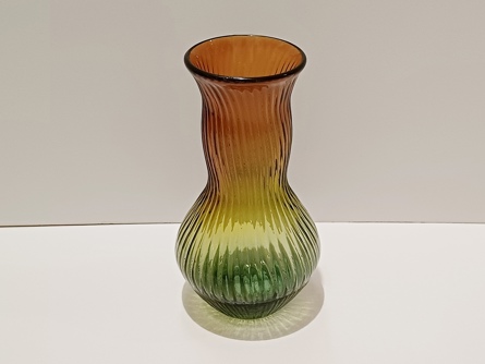 Designová váza, Vílém Veselý, Borské sklo Nový Bor, rok 1967/68