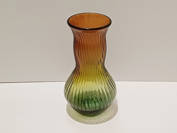 Designová váza, Vílém Veselý, Borské sklo Nový Bor, rok 1967/68