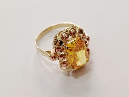 dámský zlatý prsten, citrín, ryzost 585/14k, 5,69 g, I.ČSR, lvíček