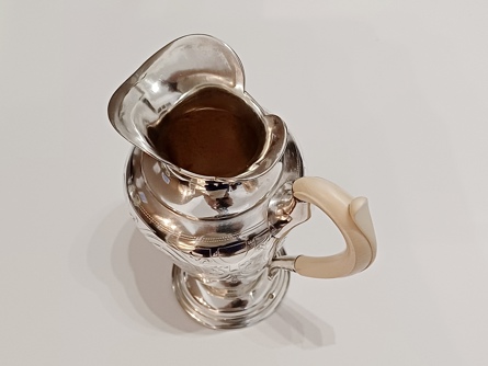 Konvička, stříbro, Ag 800, 327 g, RU, Vídeň
