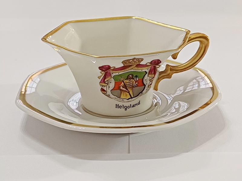 šálek Heinrich Co., styl Rosenthal, erb Helgoland, ArtDeco