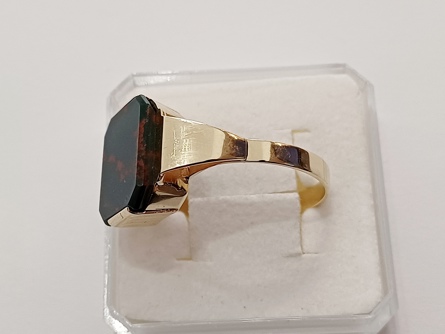 pánský zlatý prsten, 4,93 g, heliotrop/bloodstone