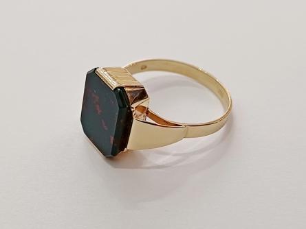pánský zlatý prsten, 4,93 g, heliotrop/bloodstone
