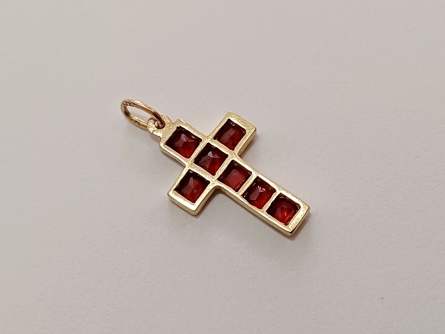dámský zlatý přívěs s almandyny/pyropy, ryzost 585/14k, I.ČSR