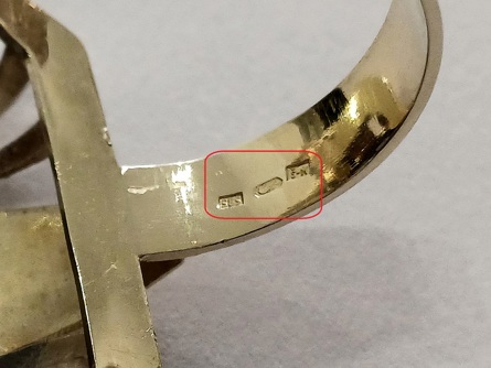 zlatý dámský prsten s modrým safírem, Au 585/1000, 14 kt, 15,28 g!