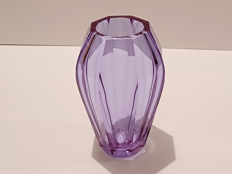 hranovaná váza Moser Diva 20 cm, alexandrit, Art Deco